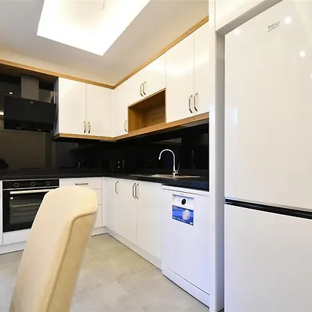 0009 Cozy 2-room For Rent In The Heart Of Mahmutlar Close To The Sea * Аланія